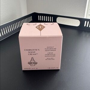 Charlotte Tilbury Magic Cream in Pink Box